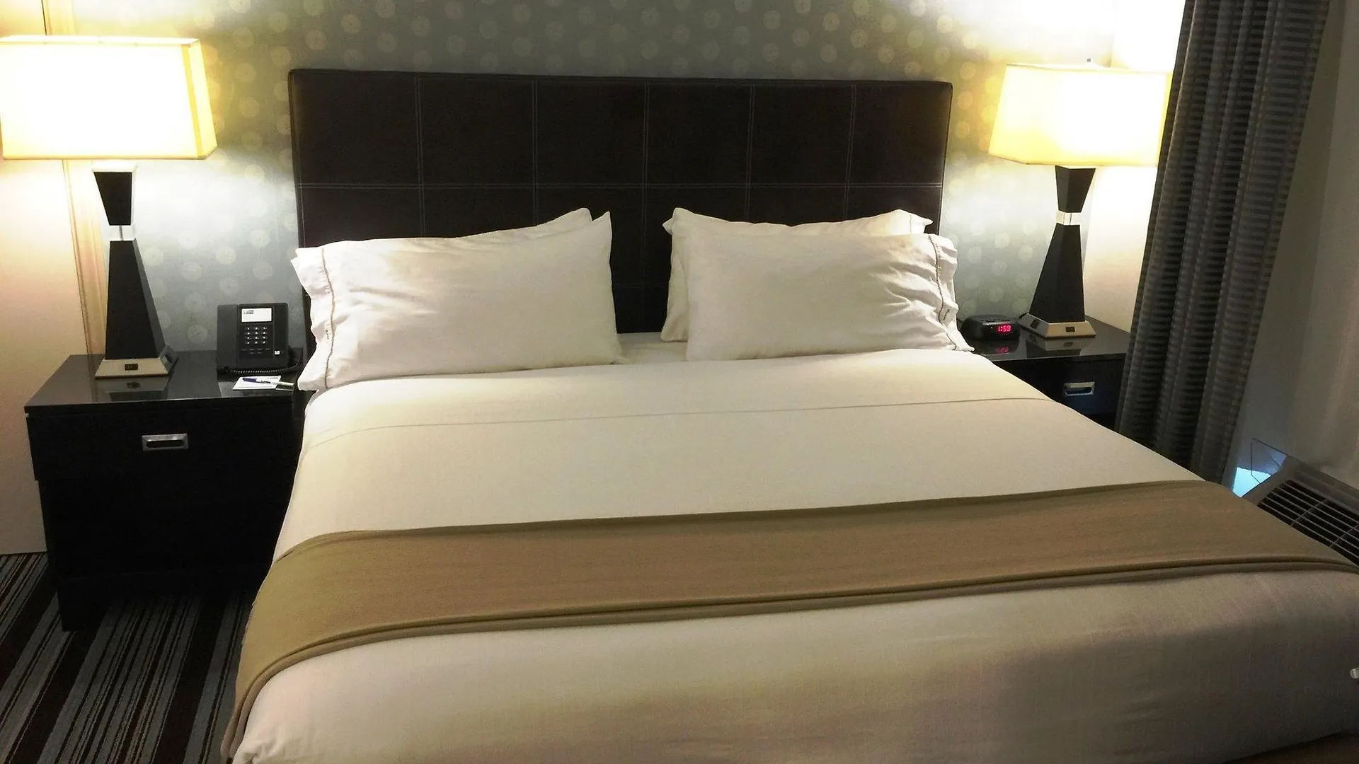 Hotel Express Airport-old Town By Ihg San Diego