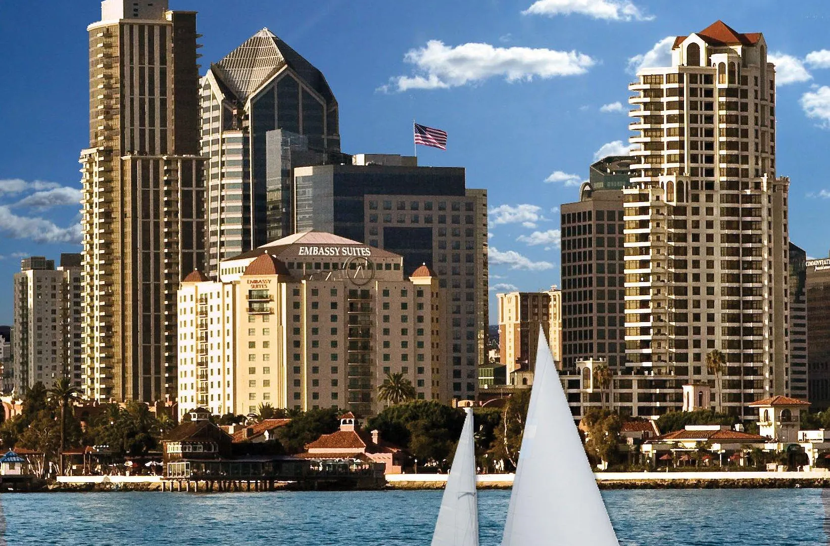 Embassy By Hilton Bay Downtown