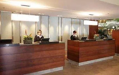 希尔顿圣地亚哥大使馆套房酒店 - 拉霍亚 4*