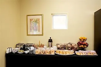 Quality Downtown North Hotel 2*