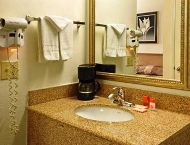 Howard Johnson By Wyndham Circle 3* San Diego