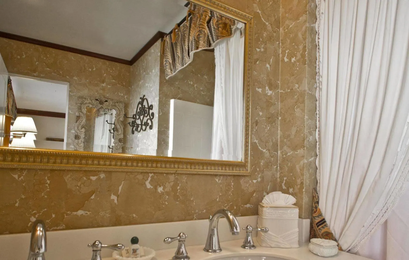 The At La Jolla Bed & Breakfast 4*
