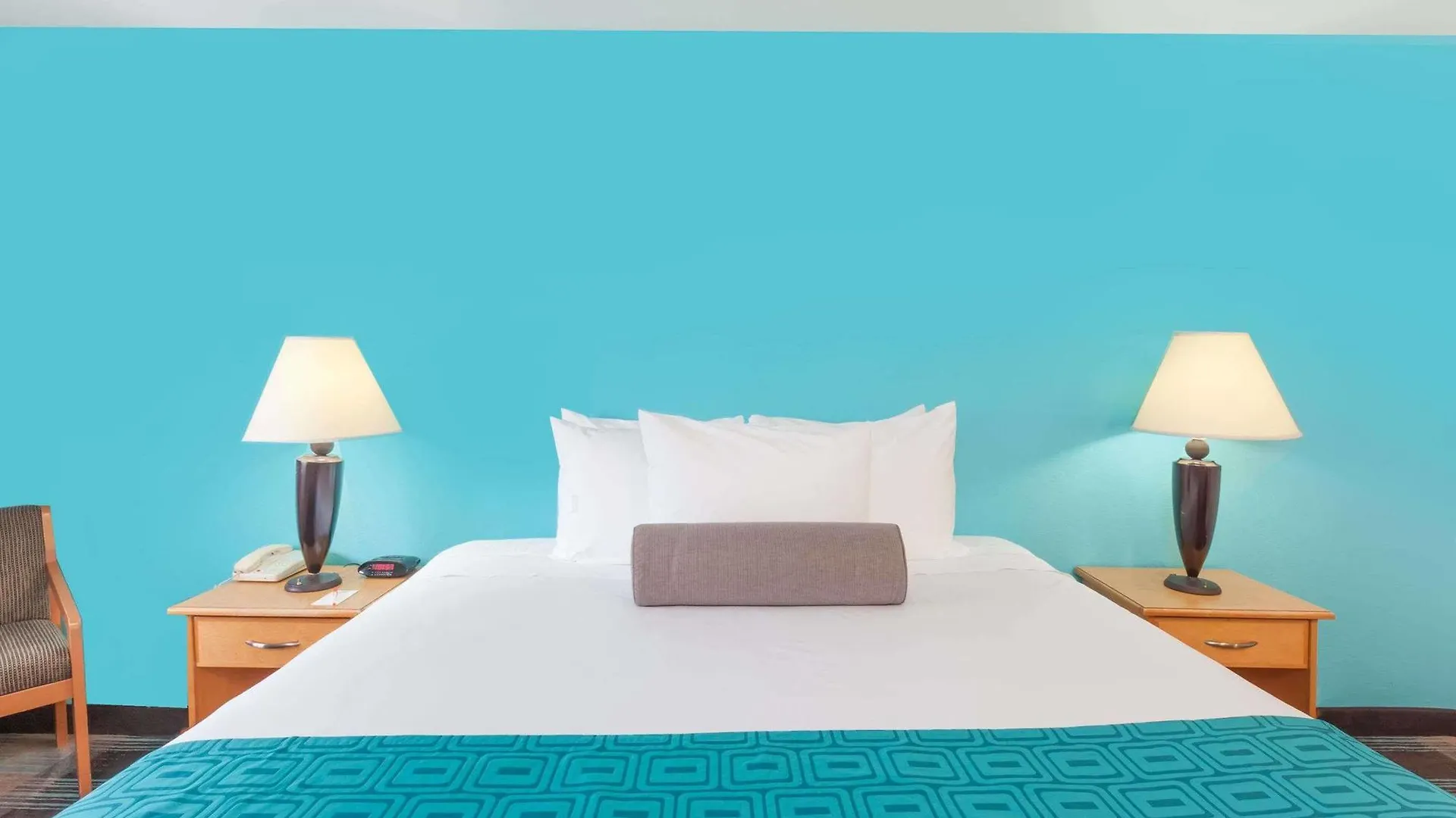 Hotel Howard Johnson By Wyndham Circle San Diego