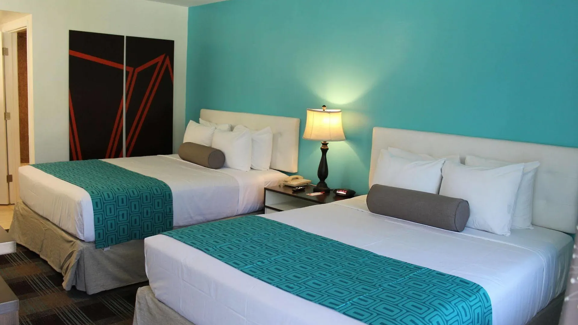 Hotel Howard Johnson By Wyndham Circle San Diego