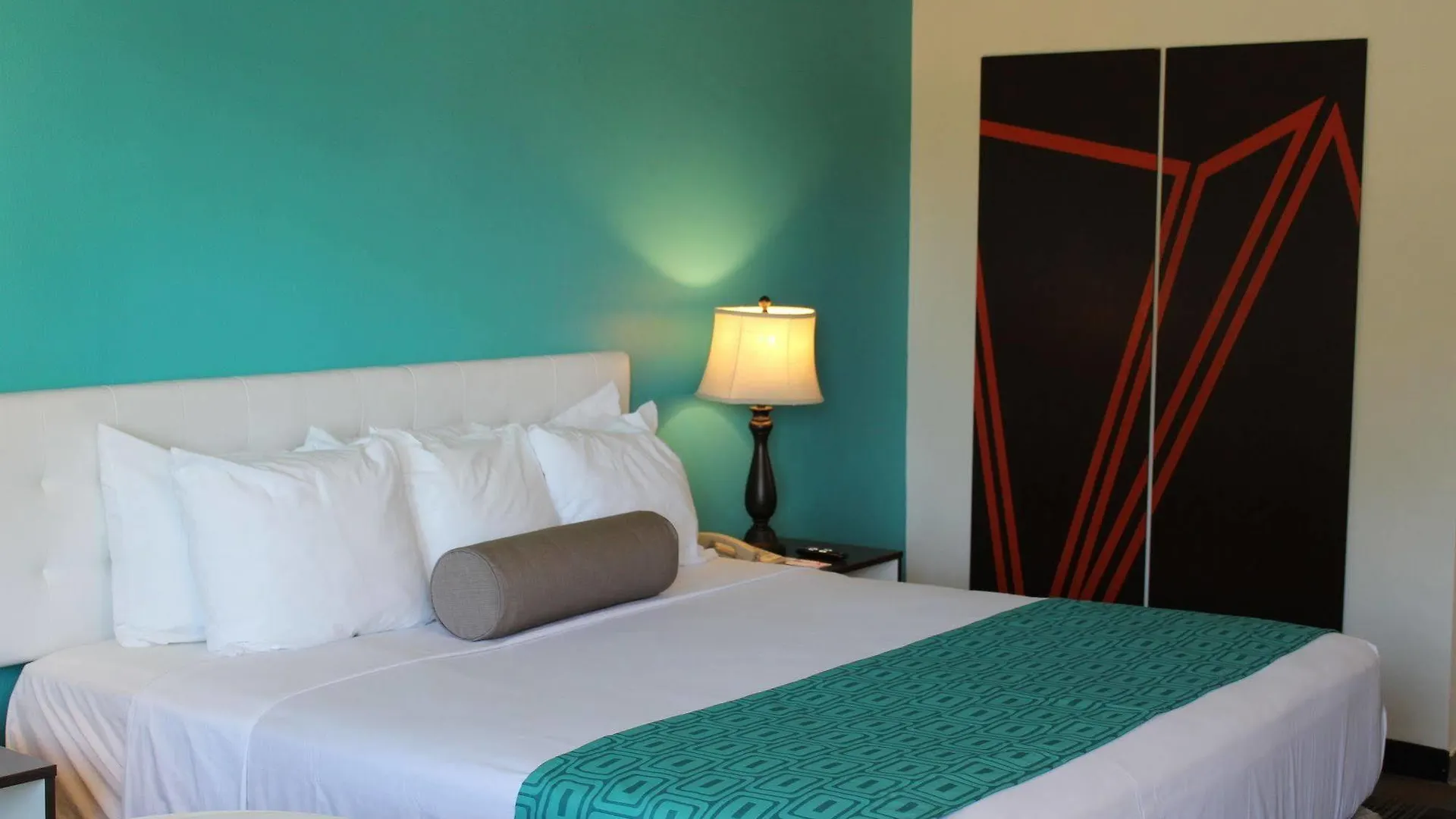 Howard Johnson By Wyndham Circle San Diego