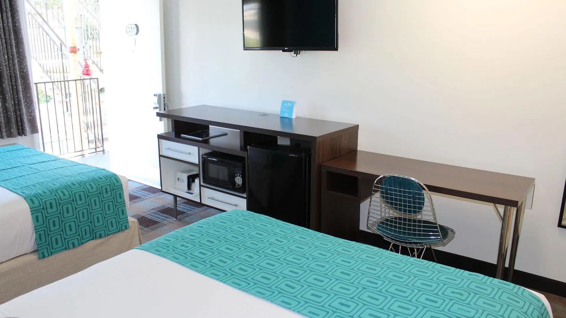 Howard Johnson By Wyndham Circle Hotel 3*