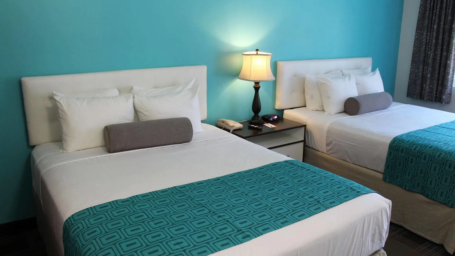 Howard Johnson By Wyndham Circle 3* San Diego