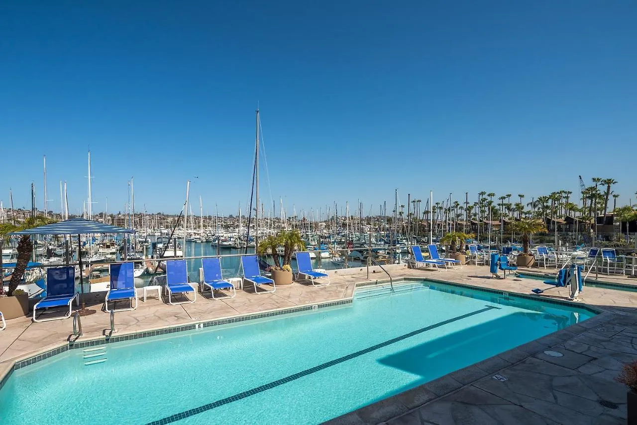Bay Club And Marina Hotel