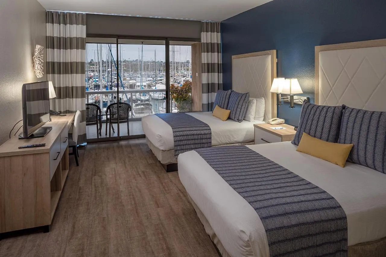Hotel Bay Club And Marina 3*