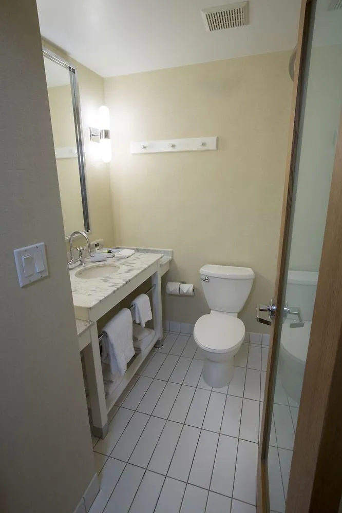 Four Points By Sheraton מלון 3*