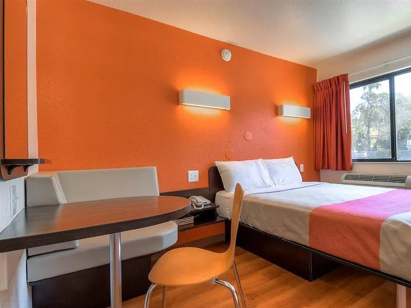 6-san Diego, Ca - Circle - Mission Valley Hotel 2*