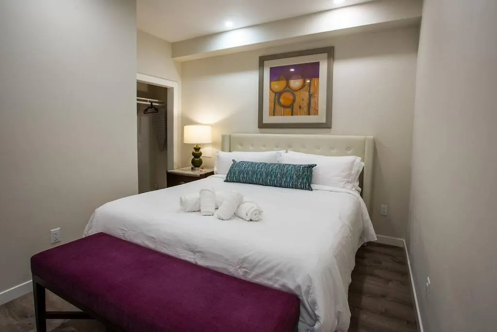 Spacious 1 Bedroom In Heart Of アパート *