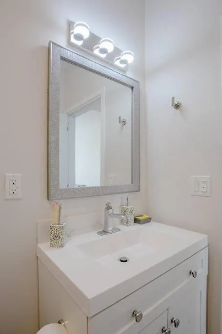 公寓 One Bedroom With Downtown View *