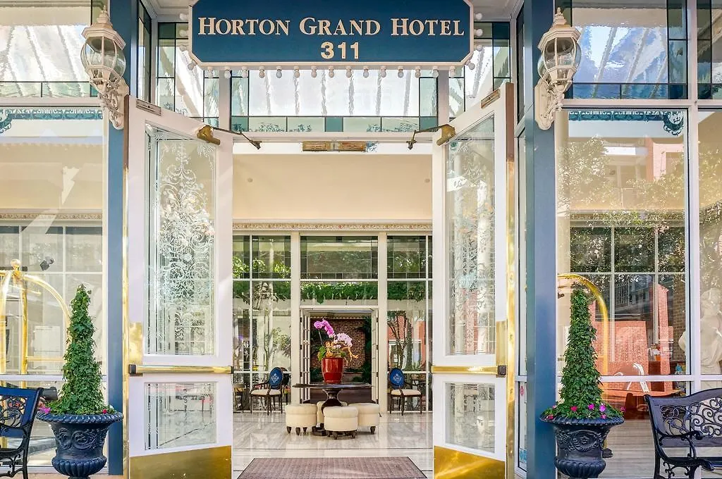 Hotel Horton Grand 4*