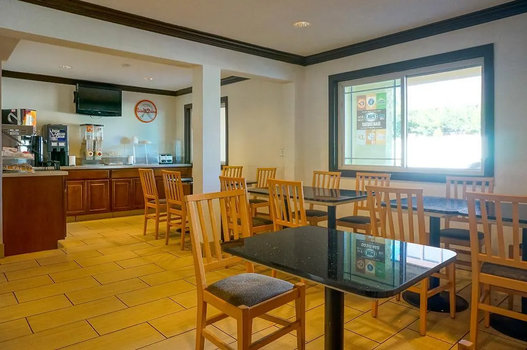 Otel Howard Johnson By Wyndham Circle