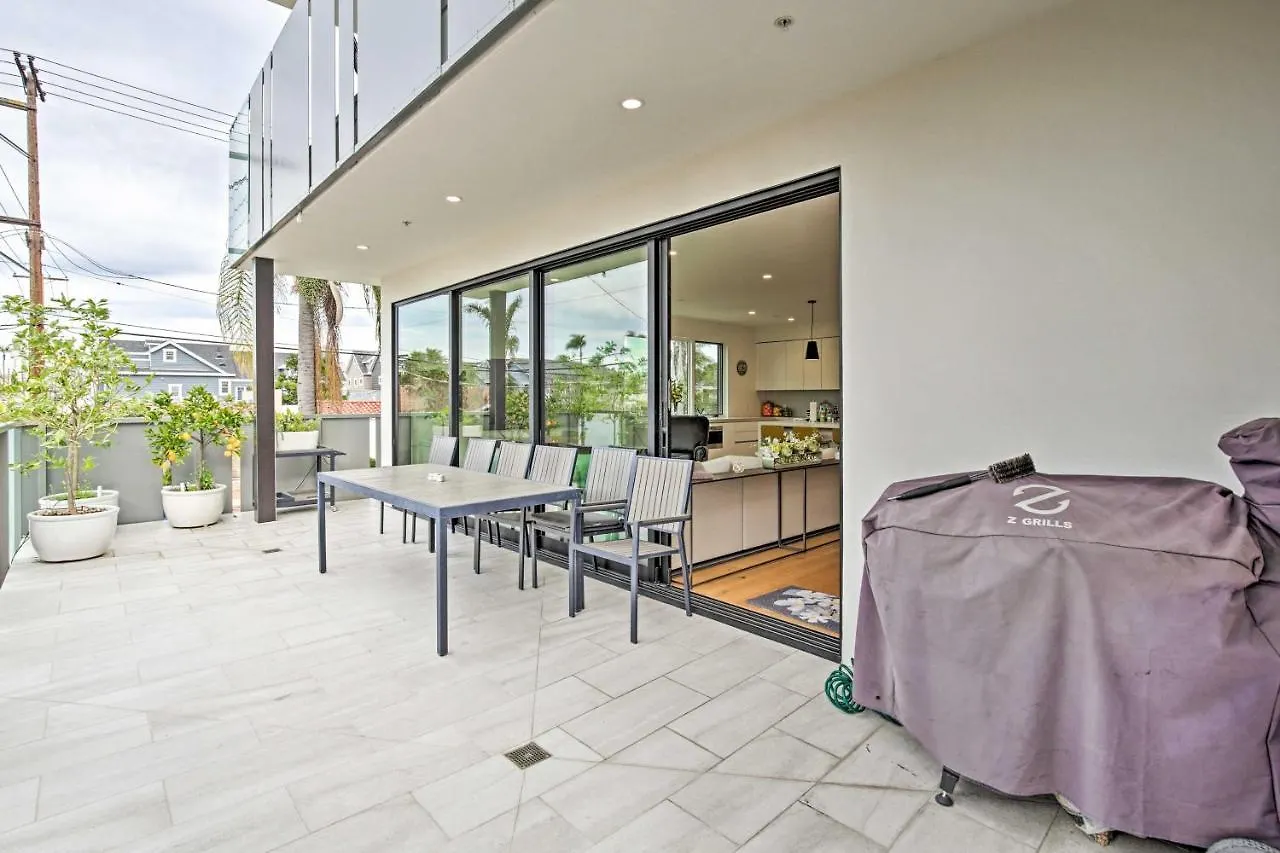 Chic Coronado Retreat With Patio And 4 Cruiser Bikes!