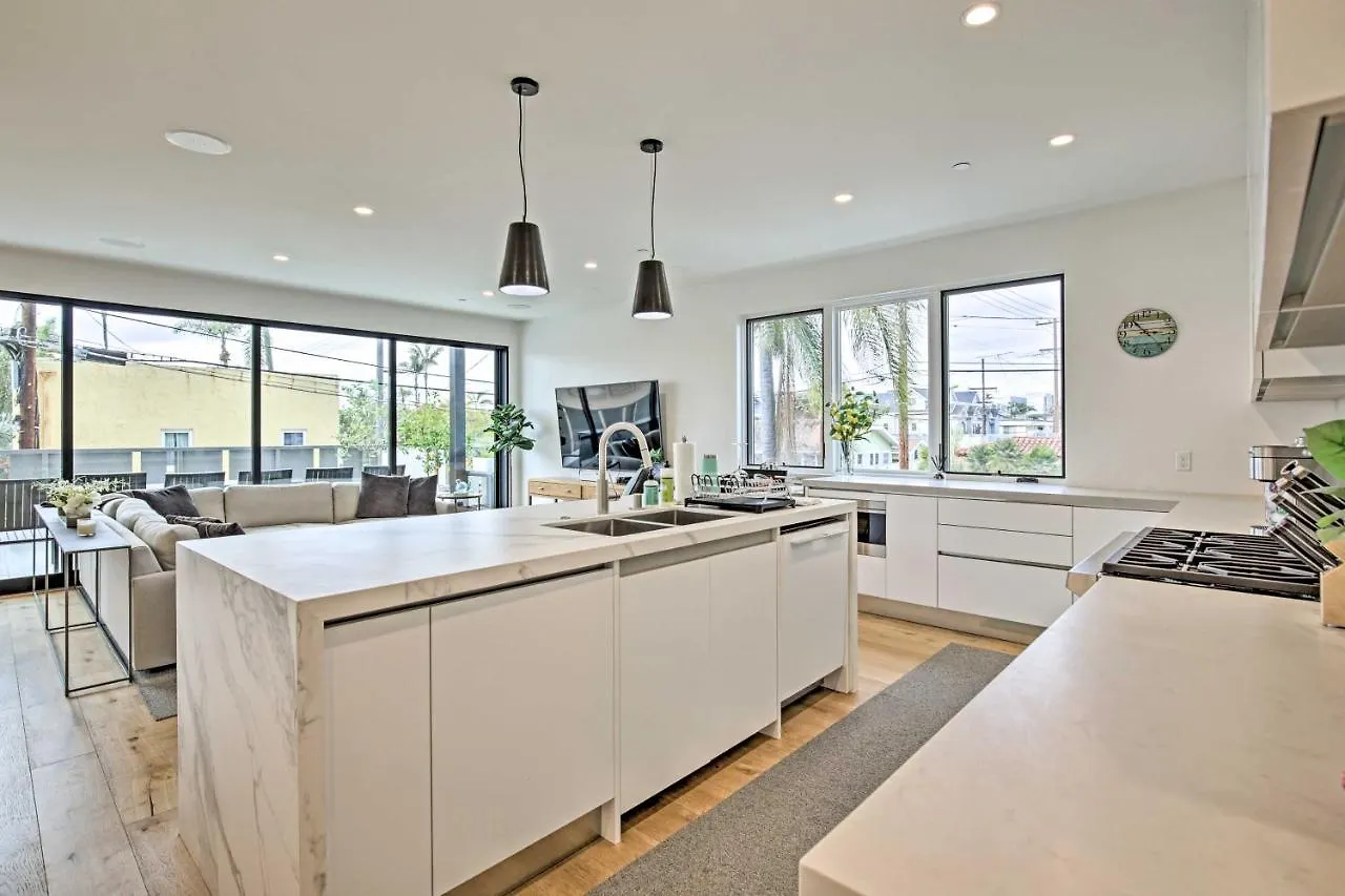 Chic Coronado Retreat With Patio And 4 Cruiser Bikes! *