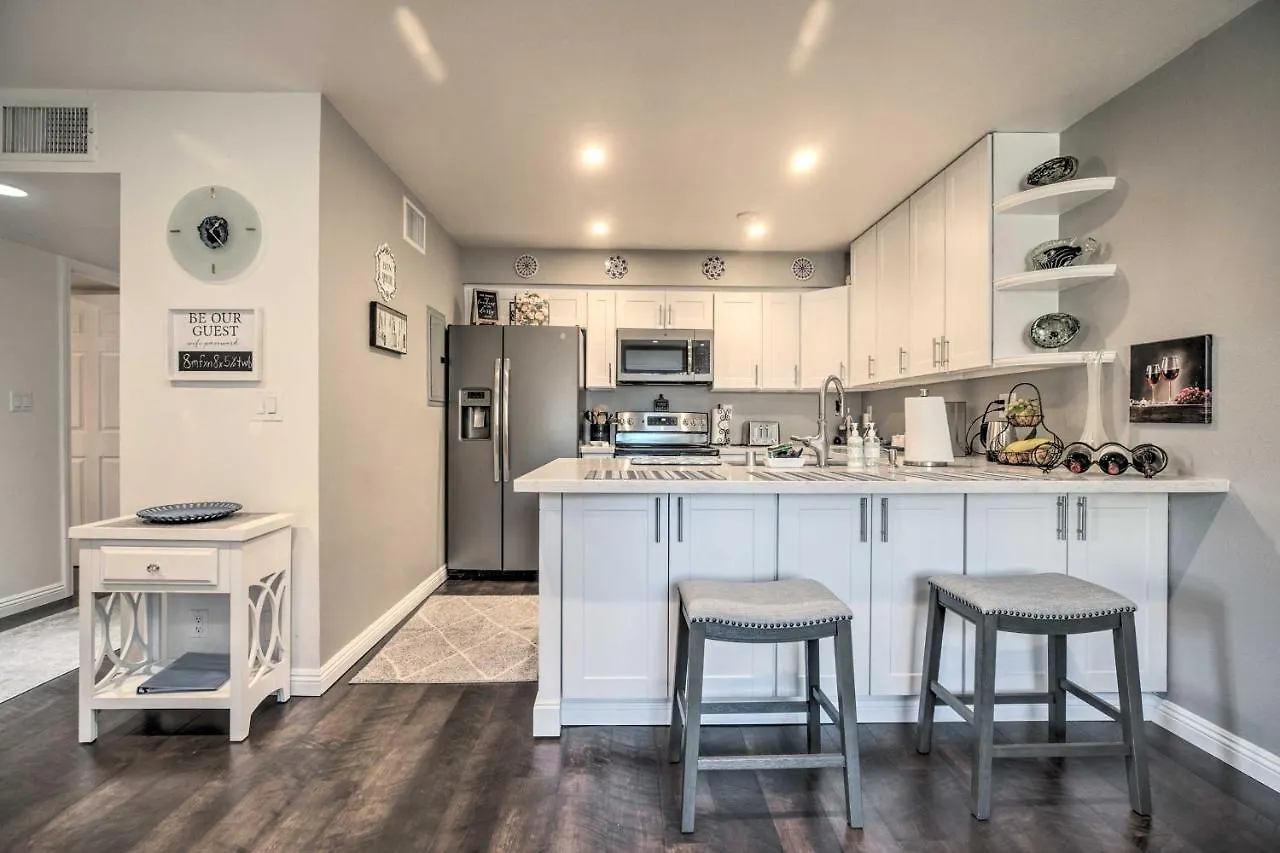 Contemporary Gem With Community Pool! شقة *
