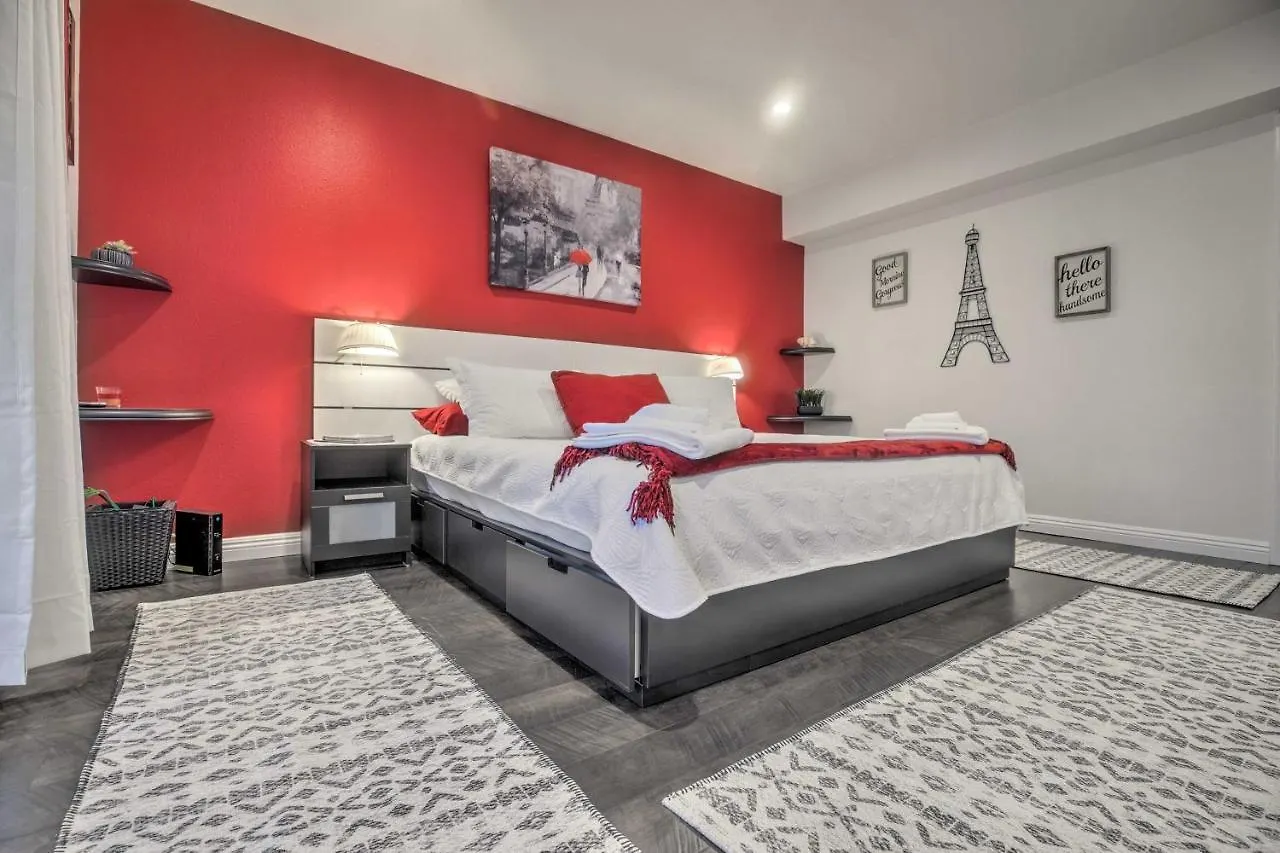 Contemporary Gem With Community Pool! Appartamento
