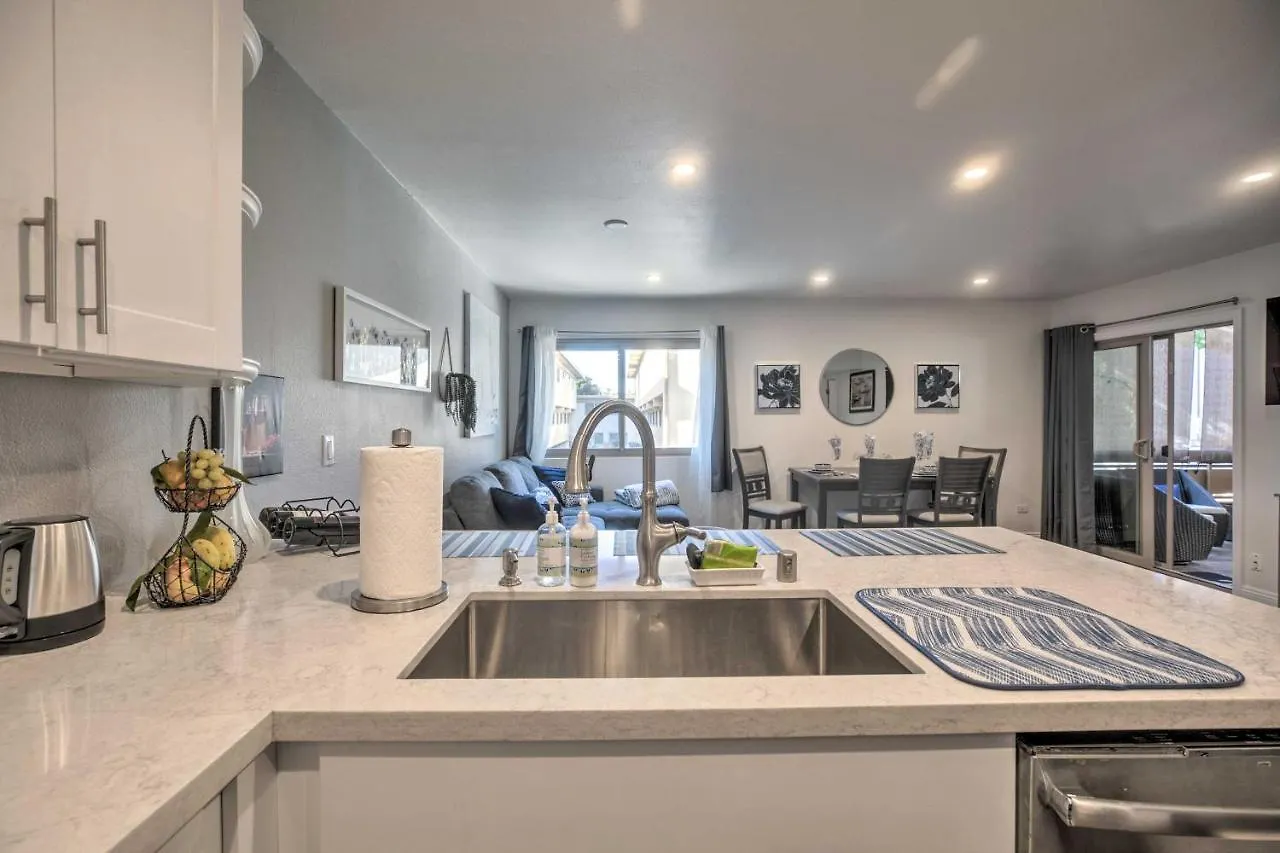Appartamento Contemporary Gem With Community Pool!