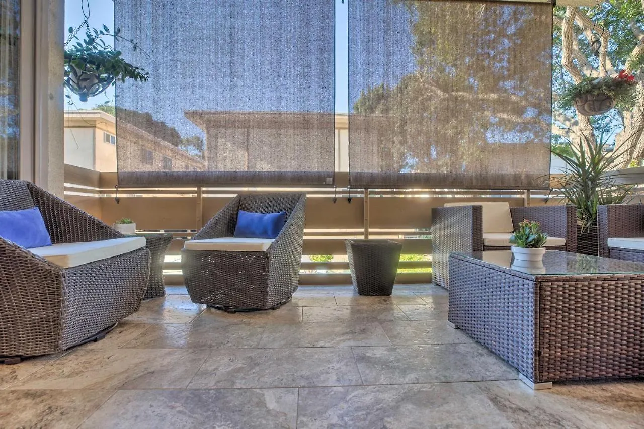 Contemporary Gem With Community Pool! شقة *