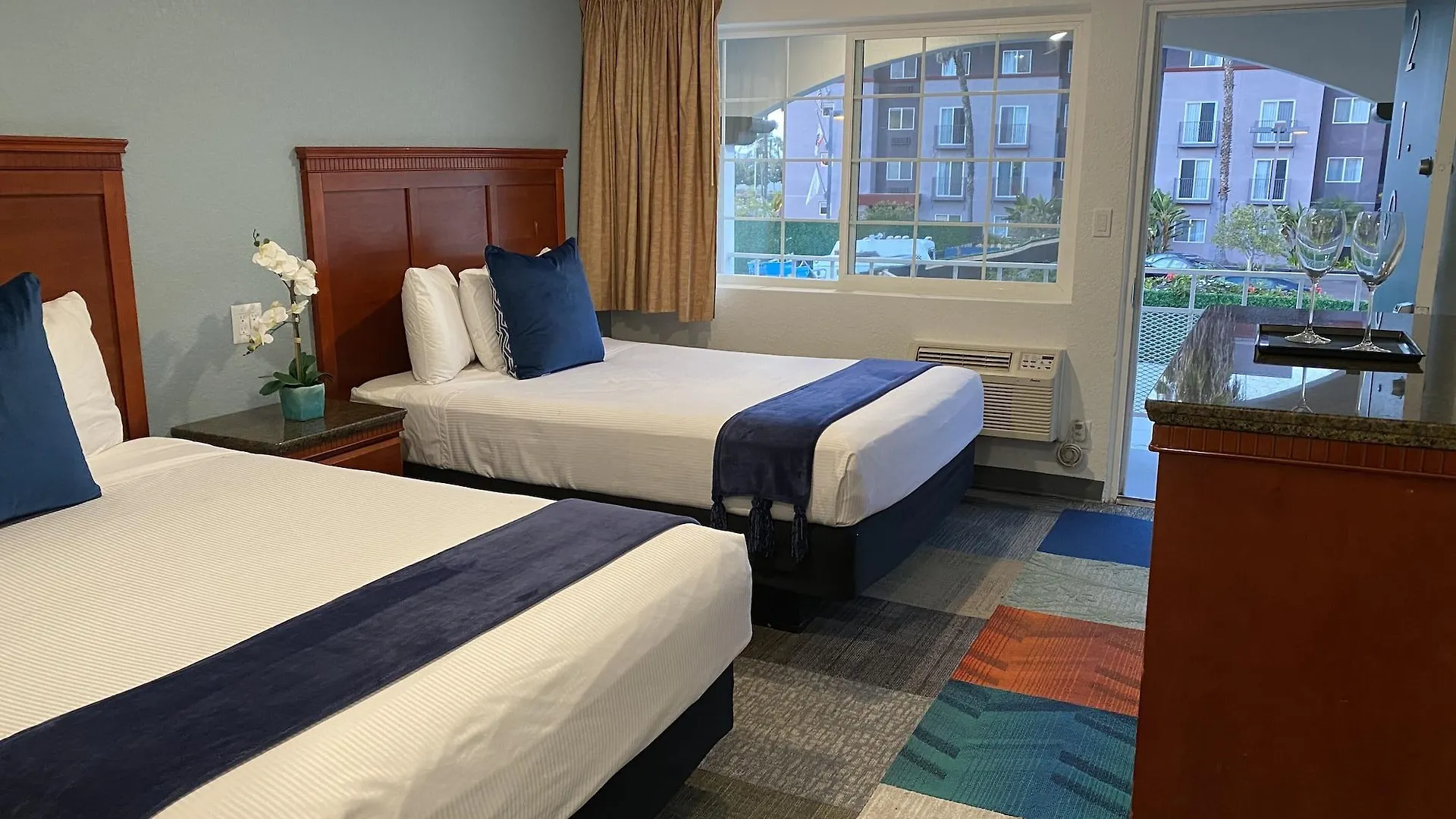 The Pacific 2* San Diego