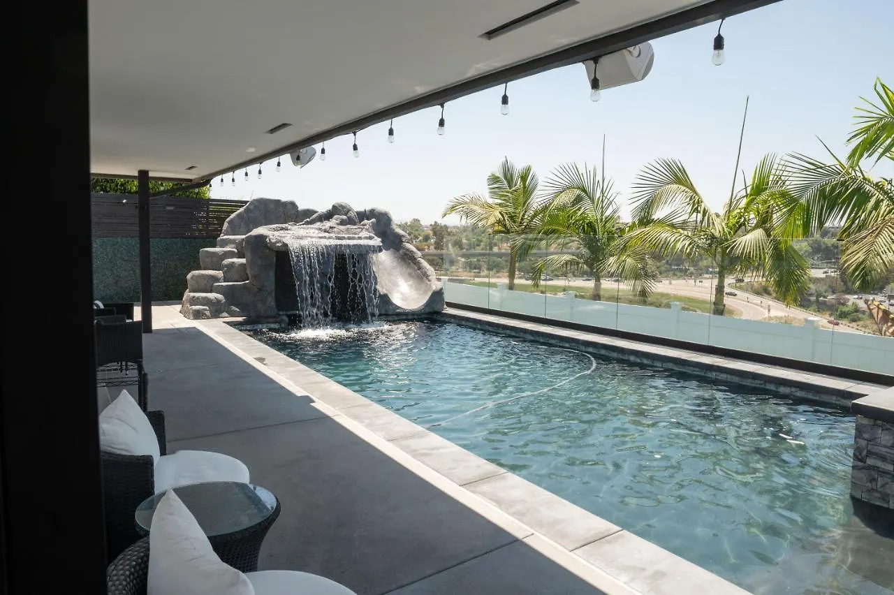 New Modern Luxury Estate - Pool, Slide, Grotto Holiday home San Diego