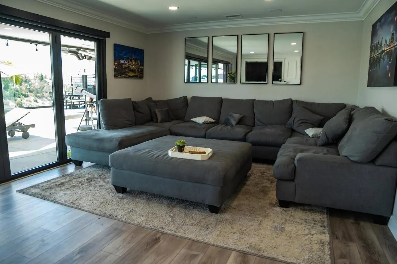 New Modern Luxury Estate - Pool, Slide, Grotto Holiday home *