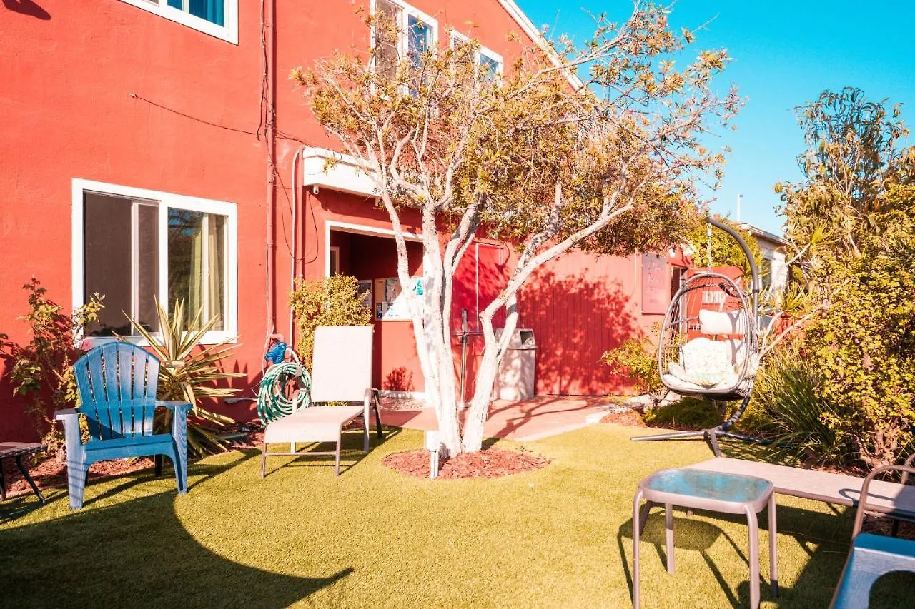 California Dreams - Ocean Hostel