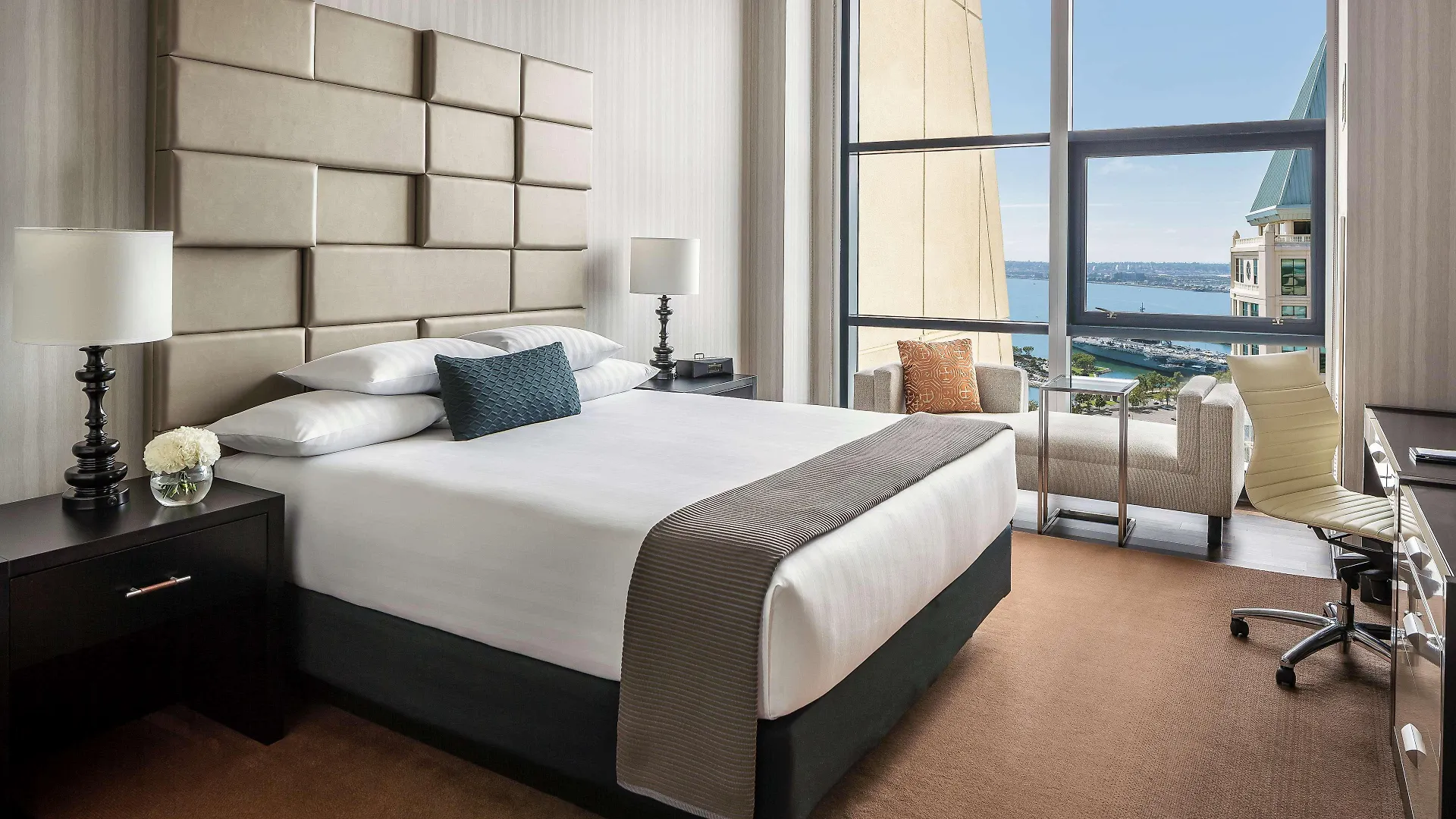 Manchester Grand Hyatt Hotel 4*