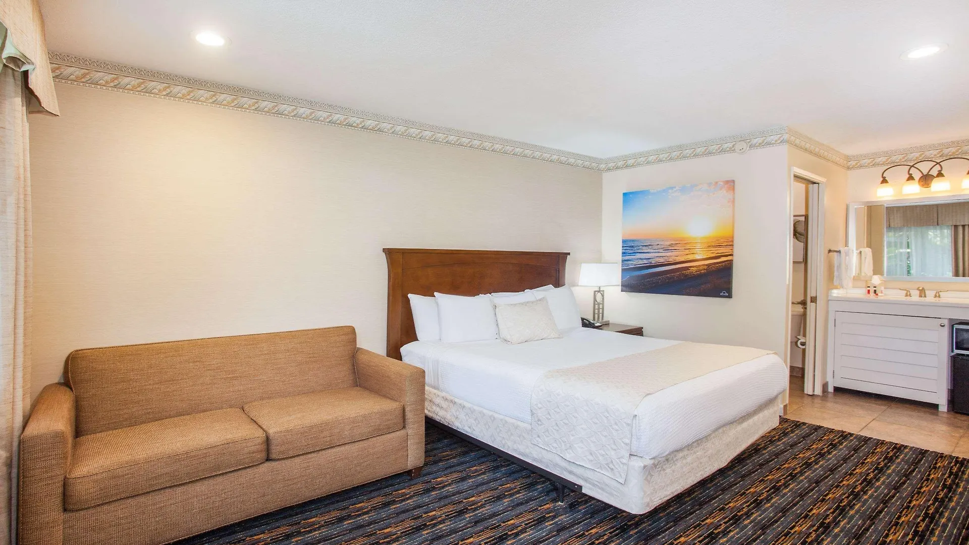 Days By Wyndham Circle 3* San Diego