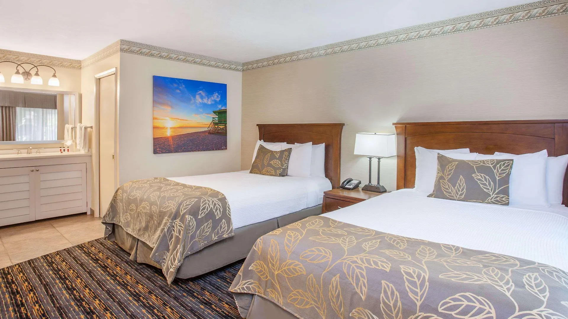 Days By Wyndham Circle 3* San Diego