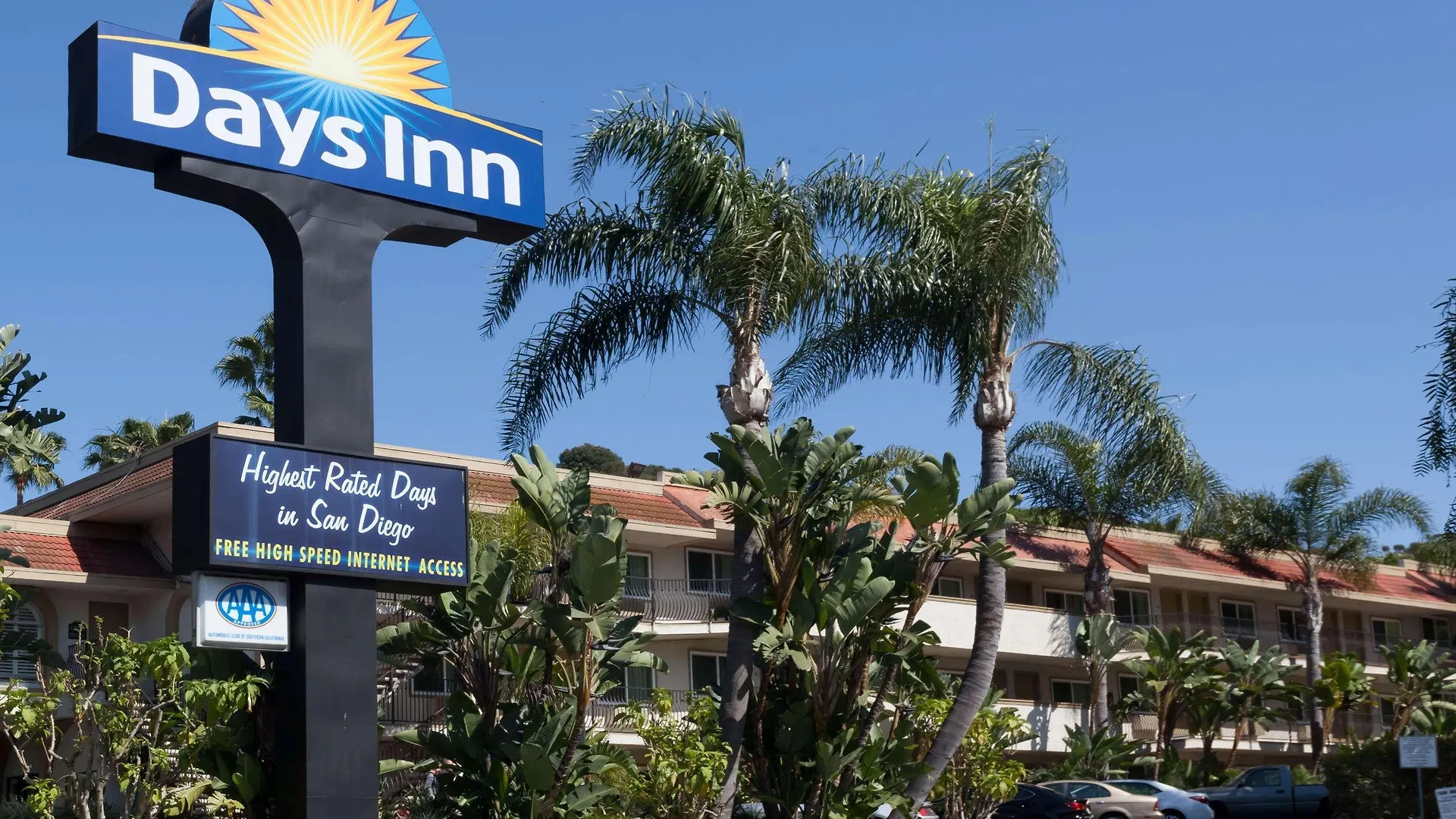 Days By Wyndham Circle Hotel