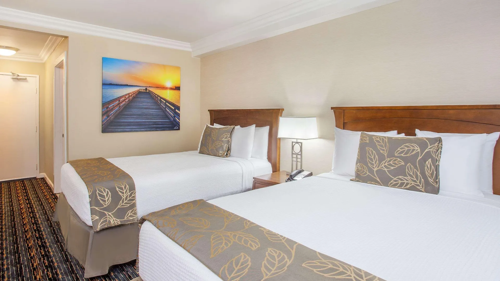 Days By Wyndham Circle San Diego
