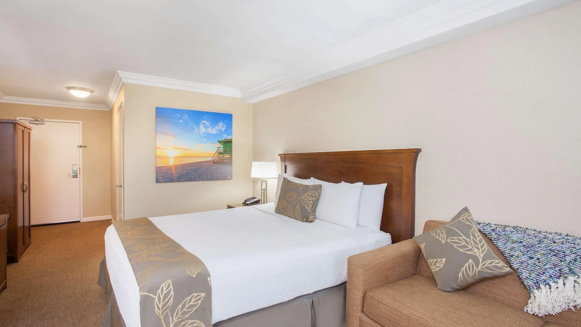 Days By Wyndham Circle 3*