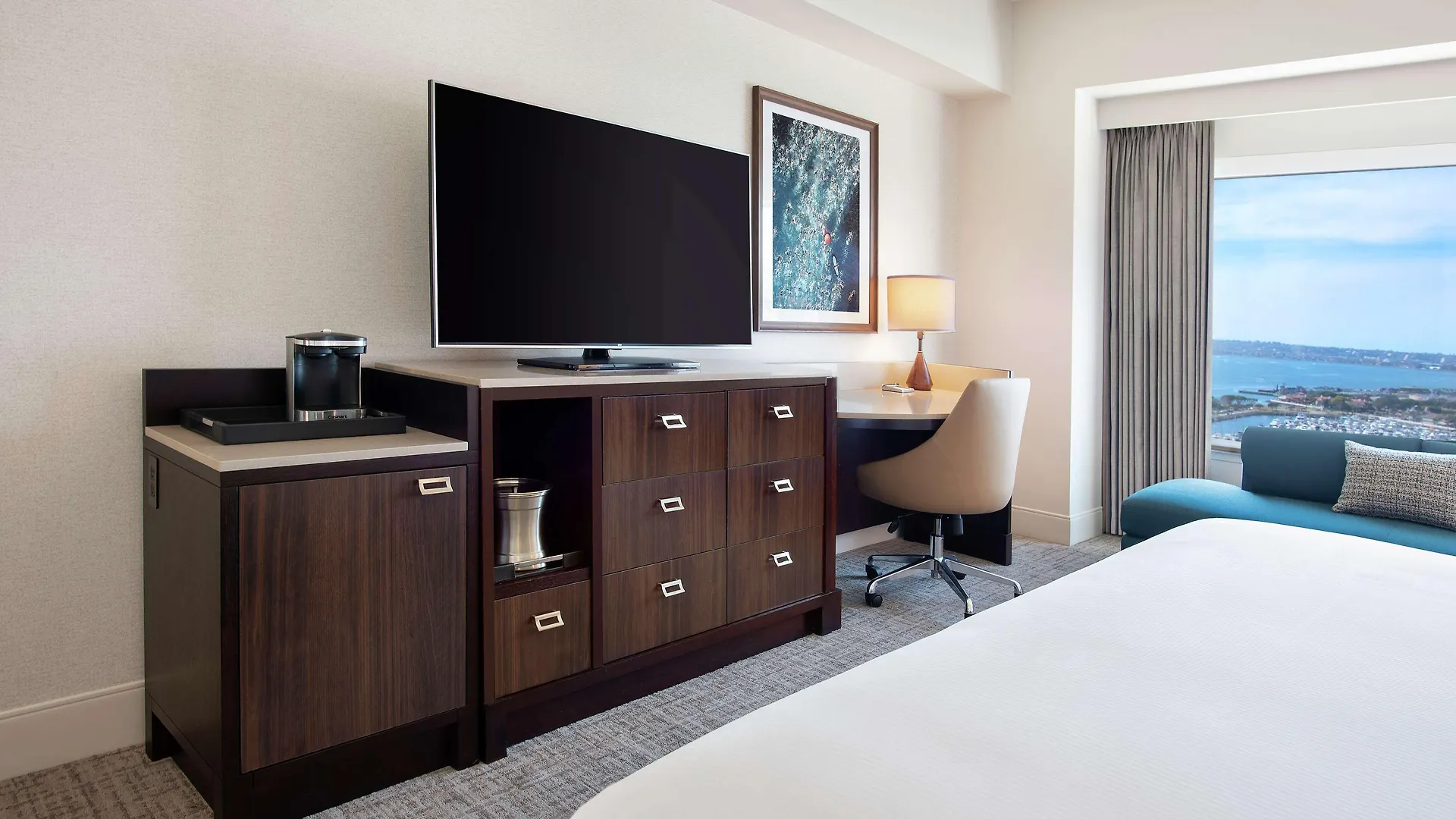 Hilton Bayfront Hotel 4*