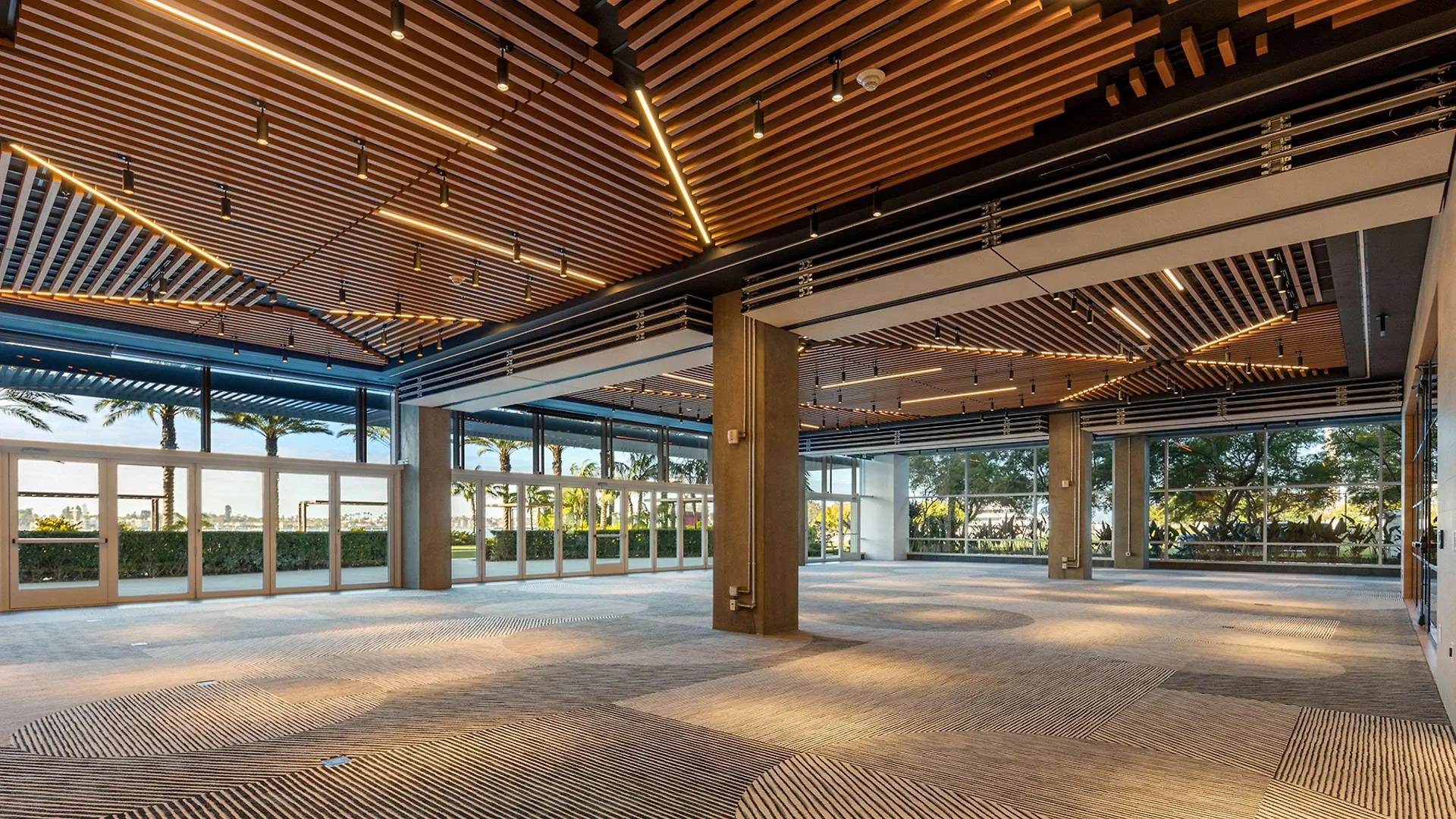 Hilton Bayfront Hotel 4*