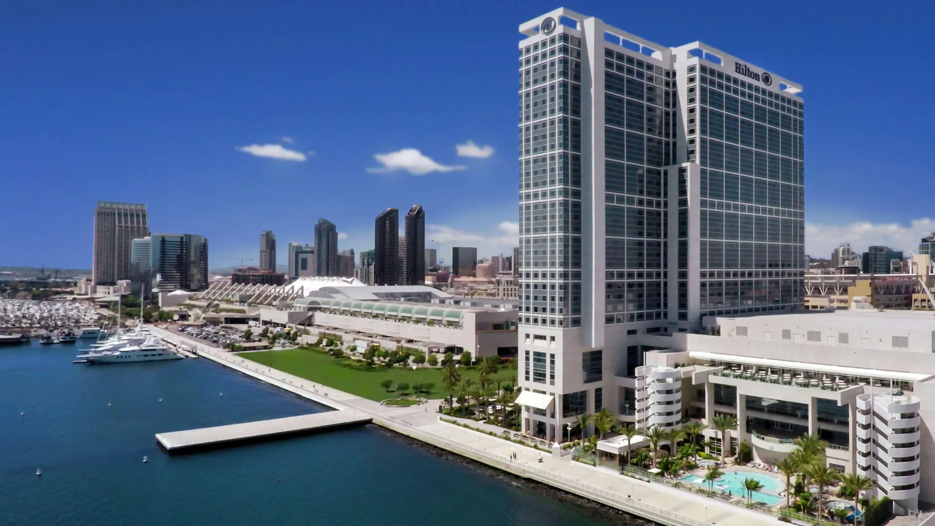 Hilton Bayfront Szálloda 4*