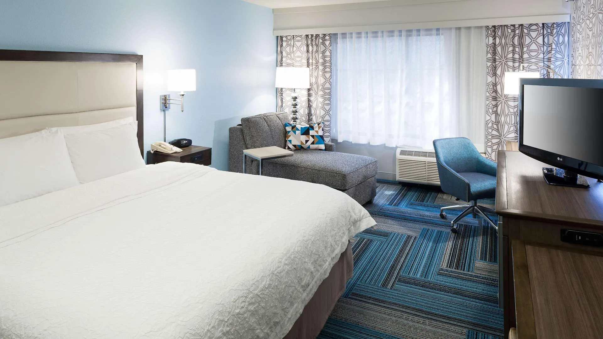 Hotel Hampton Downtown 3*