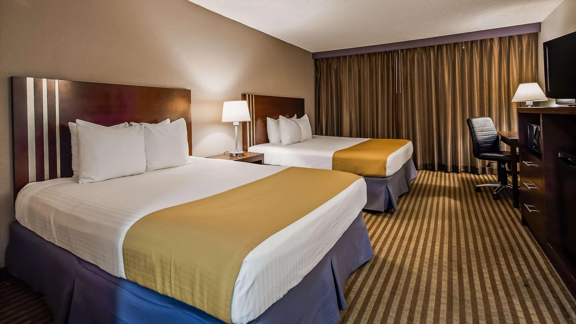 Hotel Western Yacht Harbor 3*