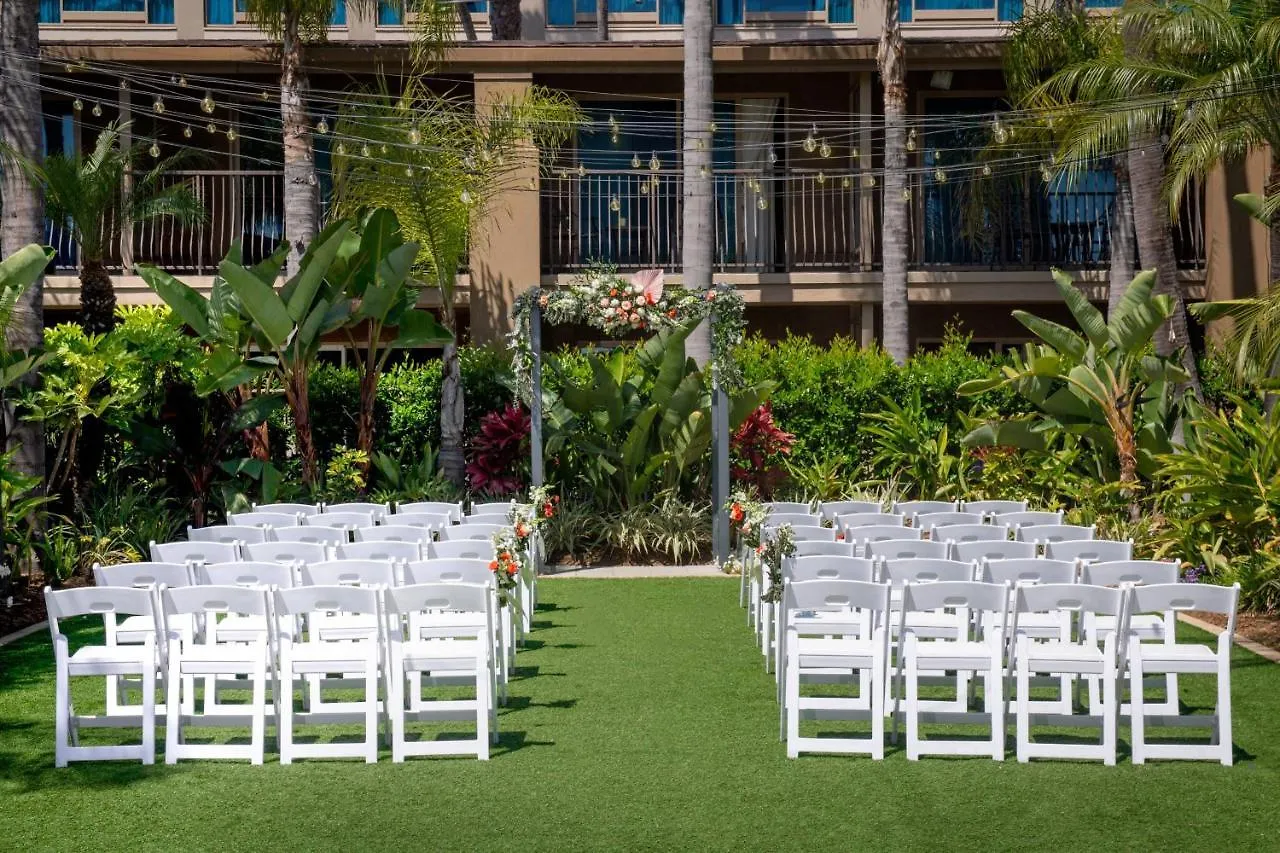 Doubletree By Hilton Bayside 3* San Diego