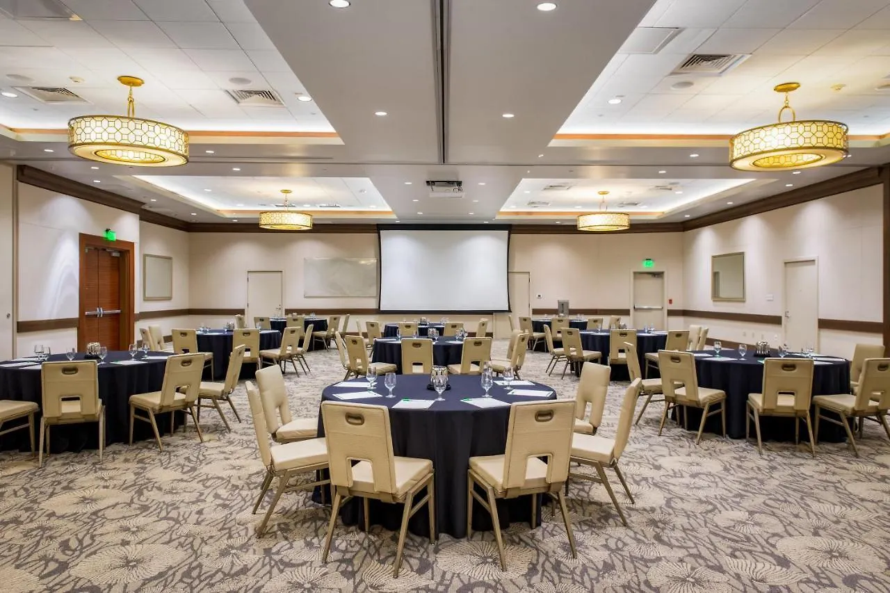 Doubletree By Hilton Bayside 3*