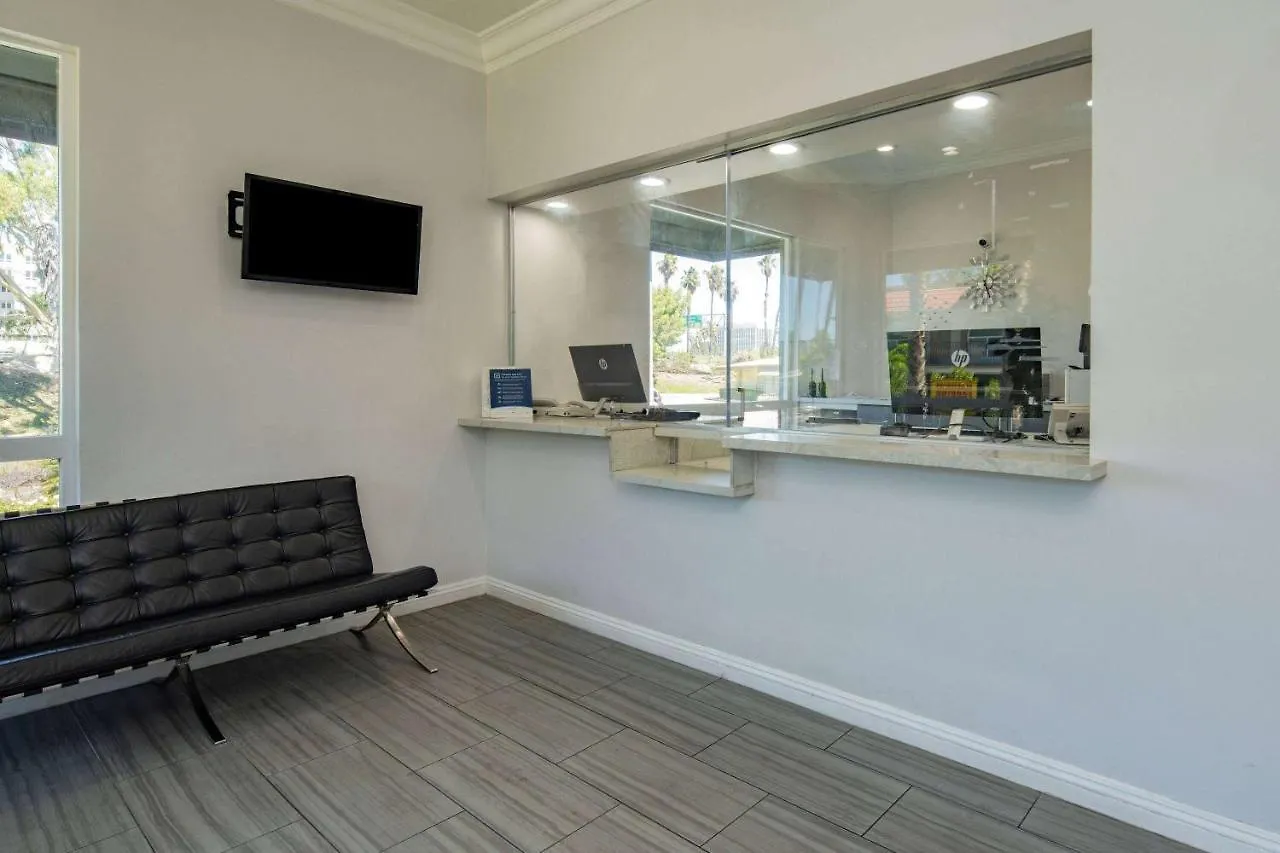 Super 8 By Wyndham Circle Hotel San Diego