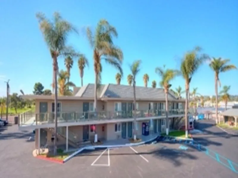 Fairfield & By Marriott Pacific Beach Hotel 2*