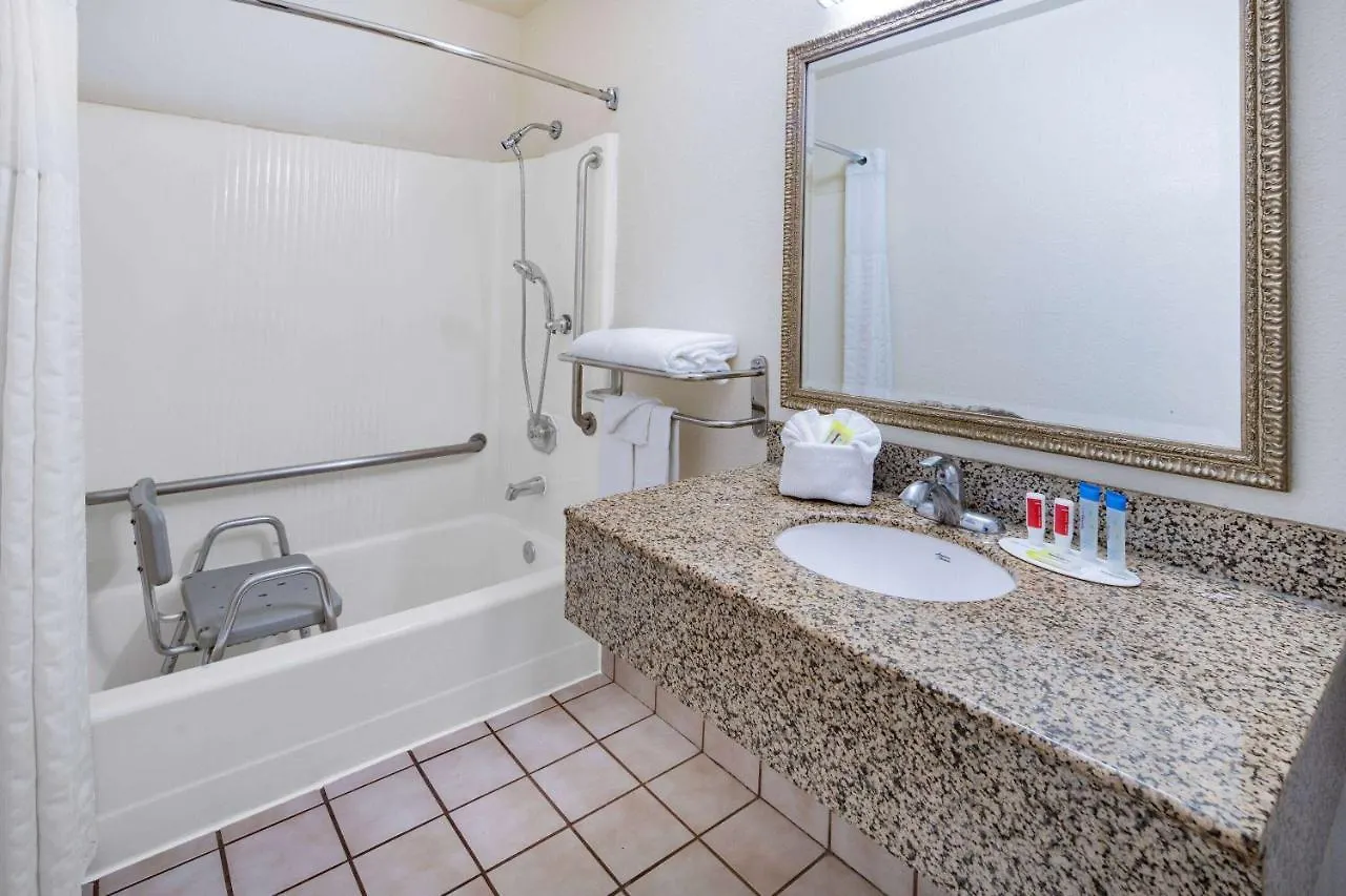 Super 8 By Wyndham Circle San Diego