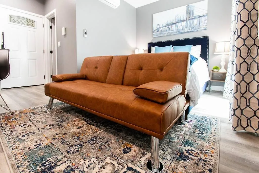 Professionals-restaurants-fastwifi-a C-desk- Pets Apartment
