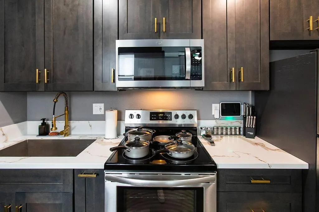 Apartment Professionals-restaurants-fastwifi-a C-desk- Pets *