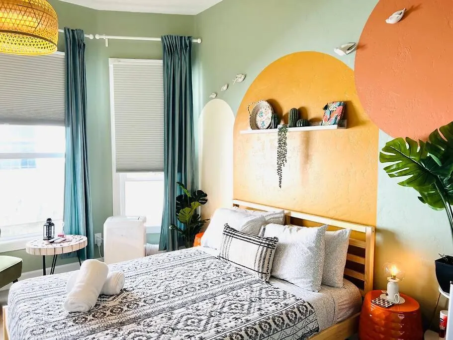 Charming And Cozy Studio Gaslamp! Perfectly Located In Downtown! San Diego