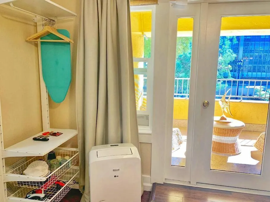 Artistic Paradise Studio With Balcony Near Downtown San Diego! Perfect For Travelers And Couples! דירה