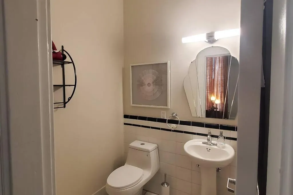 Apartment Lovely Studio In The Heart Of